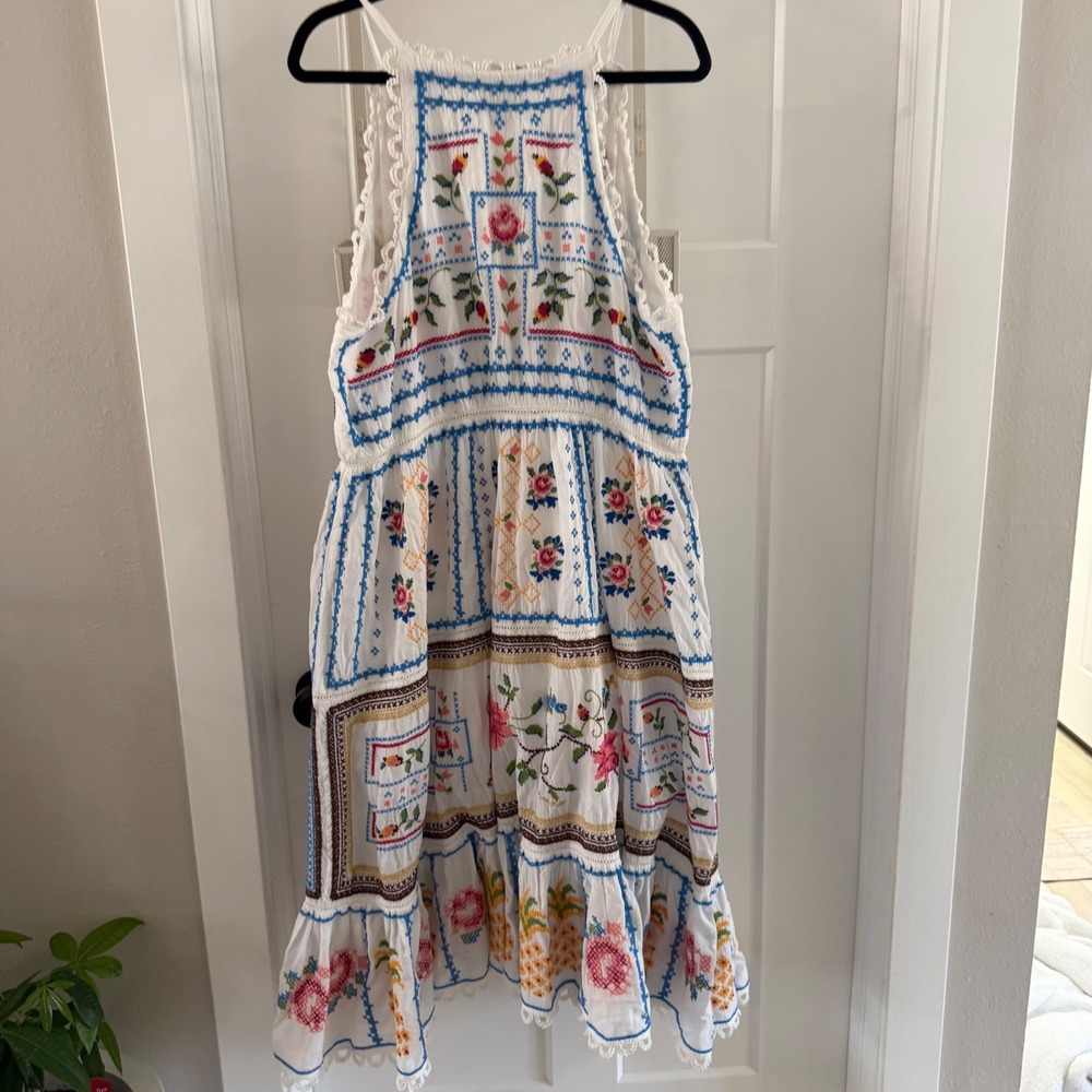 FARM Rio White Embroidered Midi Dress with Pink & Yellow Floral Pineapple Motif - Picture 4 of 7